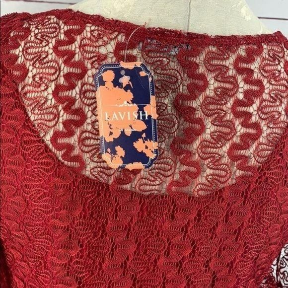 Lavish Woman's Blouse Burgundy Lace‎ Layered Size Medium NEW - Picture 5 of 10